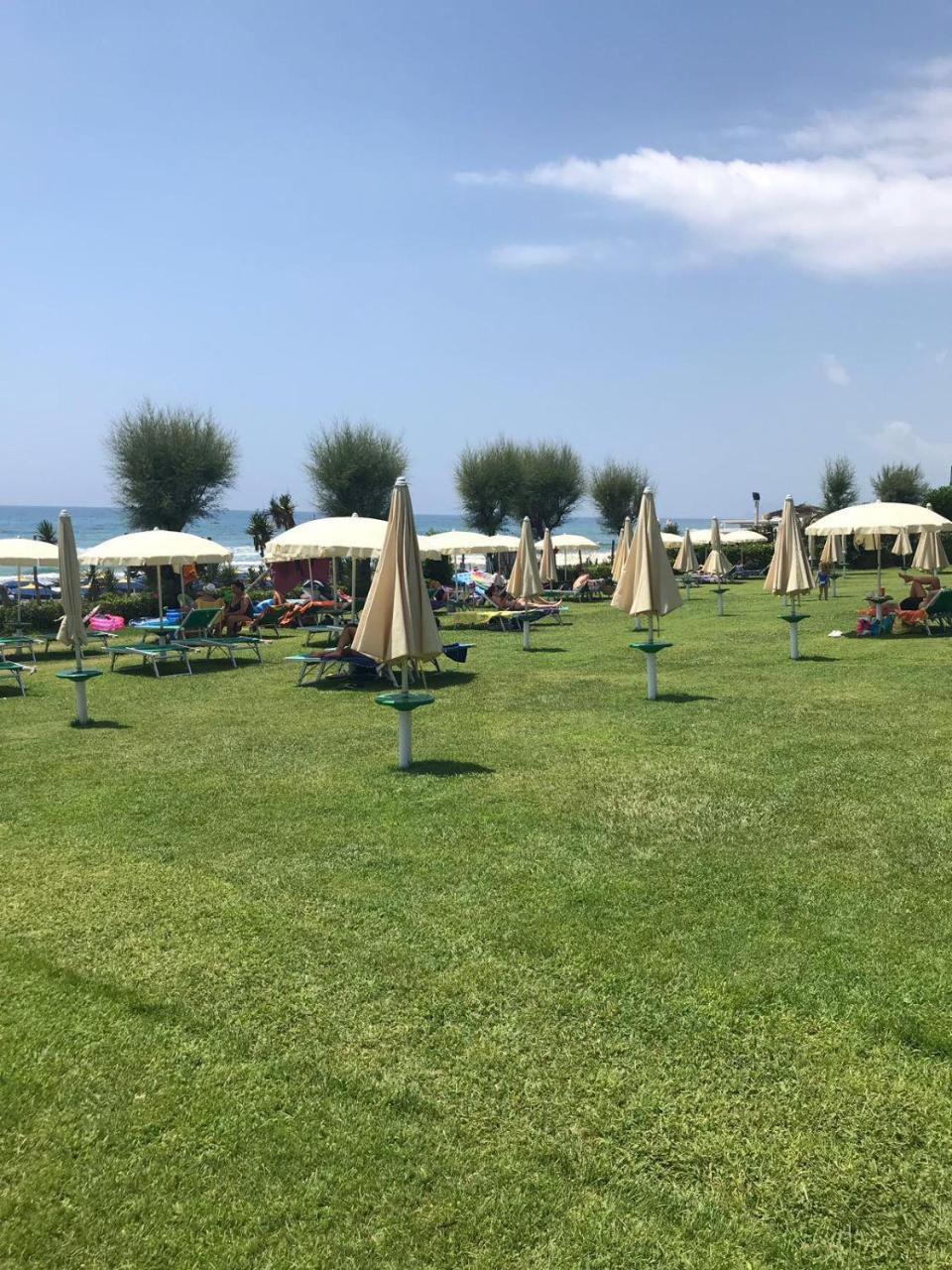 スペルロンガResidenza Le Spiaggeアパートメント エクステリア 写真